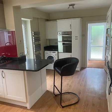 5 Bed House, 32 Tutbury Avenue, Cannon Park, Coventry, Cv4 7Bj Βίλα Εξωτερικό φωτογραφία