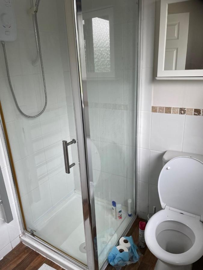 5 Bed House, 32 Tutbury Avenue, Cannon Park, Coventry, Cv4 7Bj Βίλα Εξωτερικό φωτογραφία