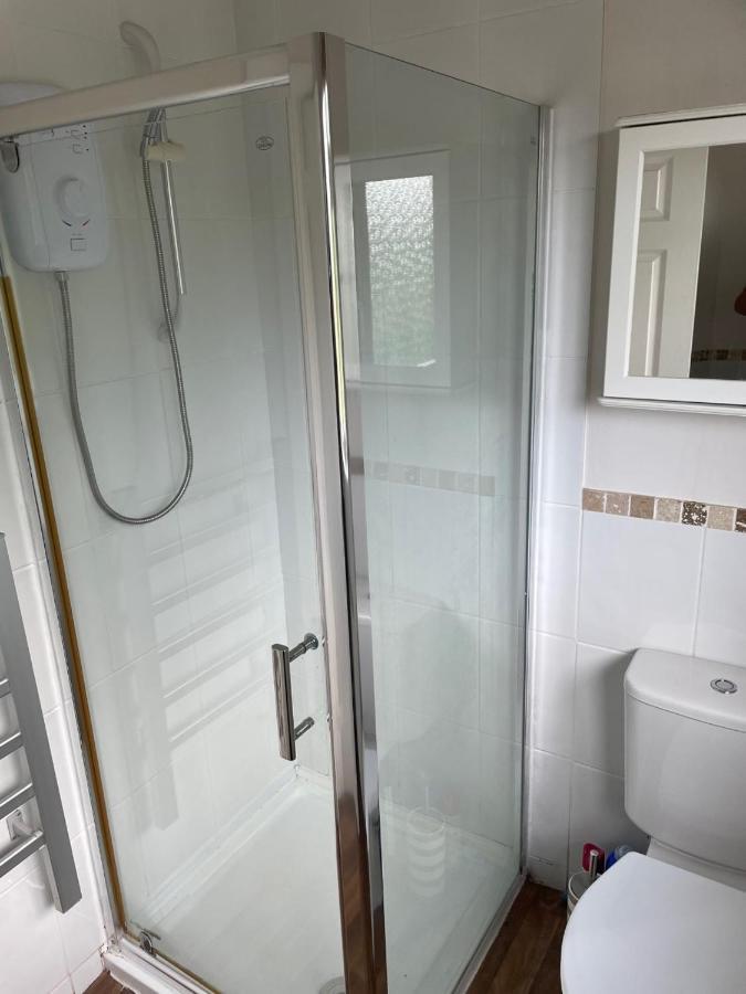 5 Bed House, 32 Tutbury Avenue, Cannon Park, Coventry, Cv4 7Bj Βίλα Εξωτερικό φωτογραφία