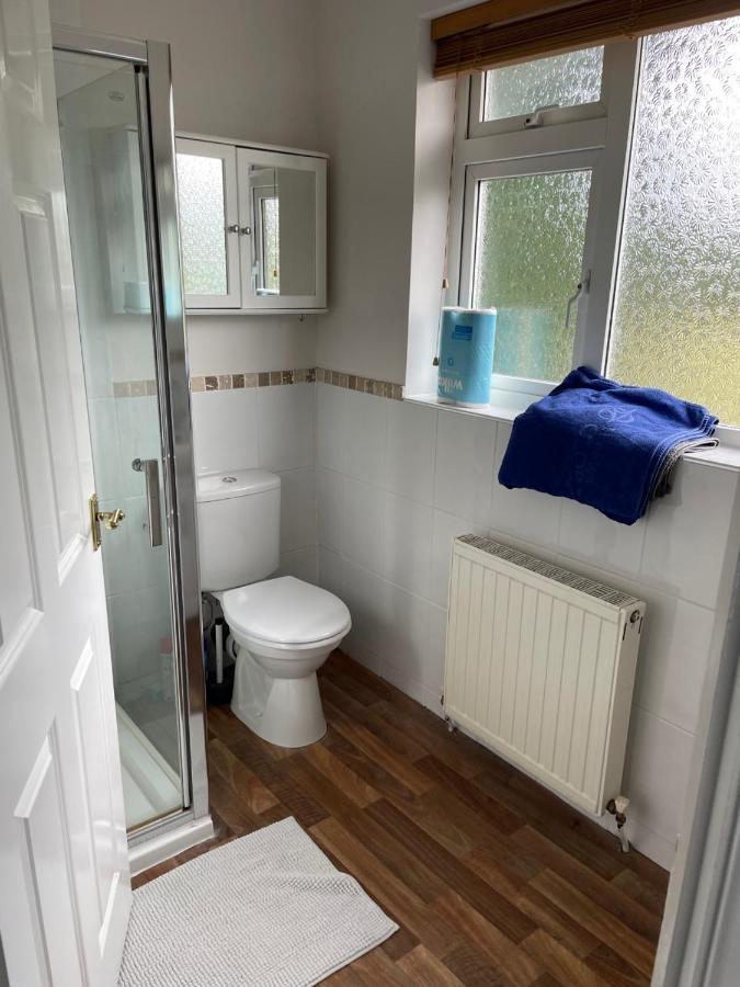 5 Bed House, 32 Tutbury Avenue, Cannon Park, Coventry, Cv4 7Bj Βίλα Εξωτερικό φωτογραφία