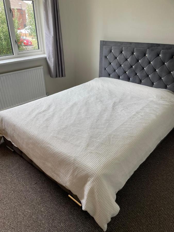 5 Bed House, 32 Tutbury Avenue, Cannon Park, Coventry, Cv4 7Bj Βίλα Εξωτερικό φωτογραφία